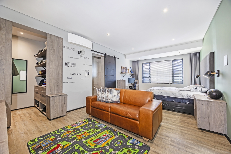 5 Bedroom Property for Sale in Elim Western Cape